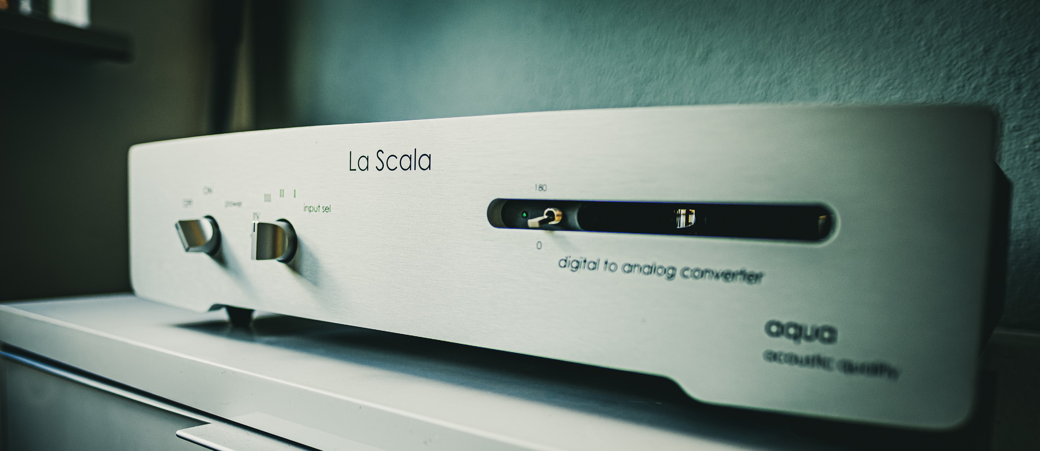 Aqua Acoustic Quality La Scala digital to analogue converter, original photograph by Michel Thijssen