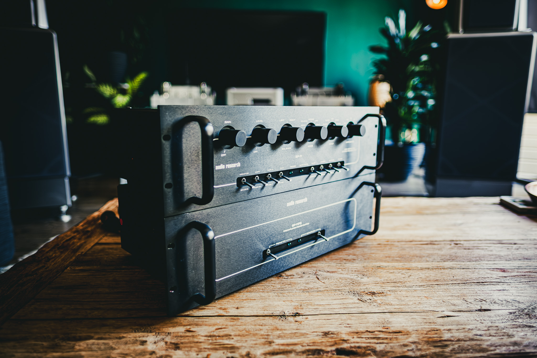 Audio Research SP 11 MKII preamplifier with separate power supply, original photograph by Michel Thijssen