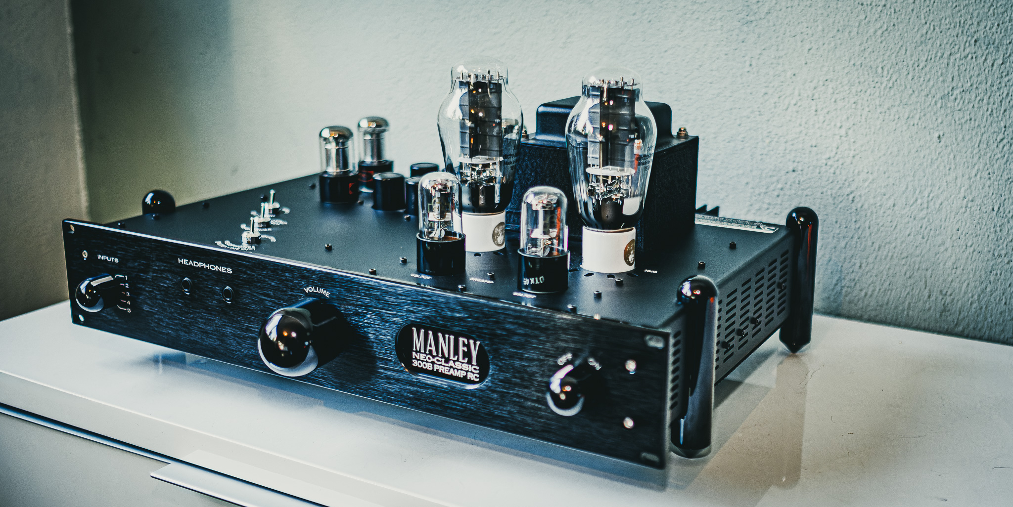 Manley Neo Classic 300B Preamplifier RC, photographed by Michel Thijssen