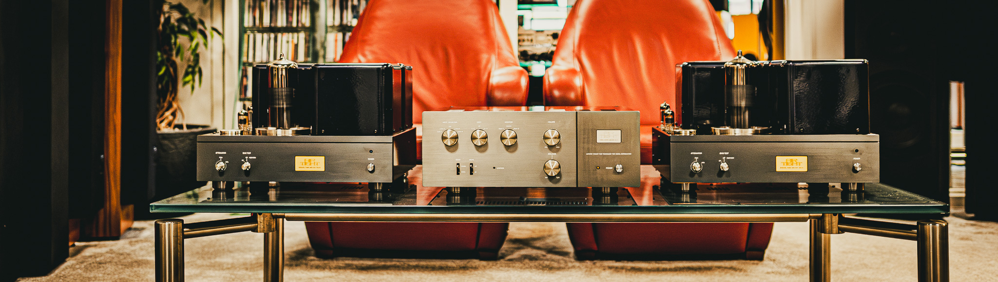 Air Tight ATM 211 monoblock power amplifiers with Elrog tubes and ATC 2 preamplifier, photographed by Michel Thijssen