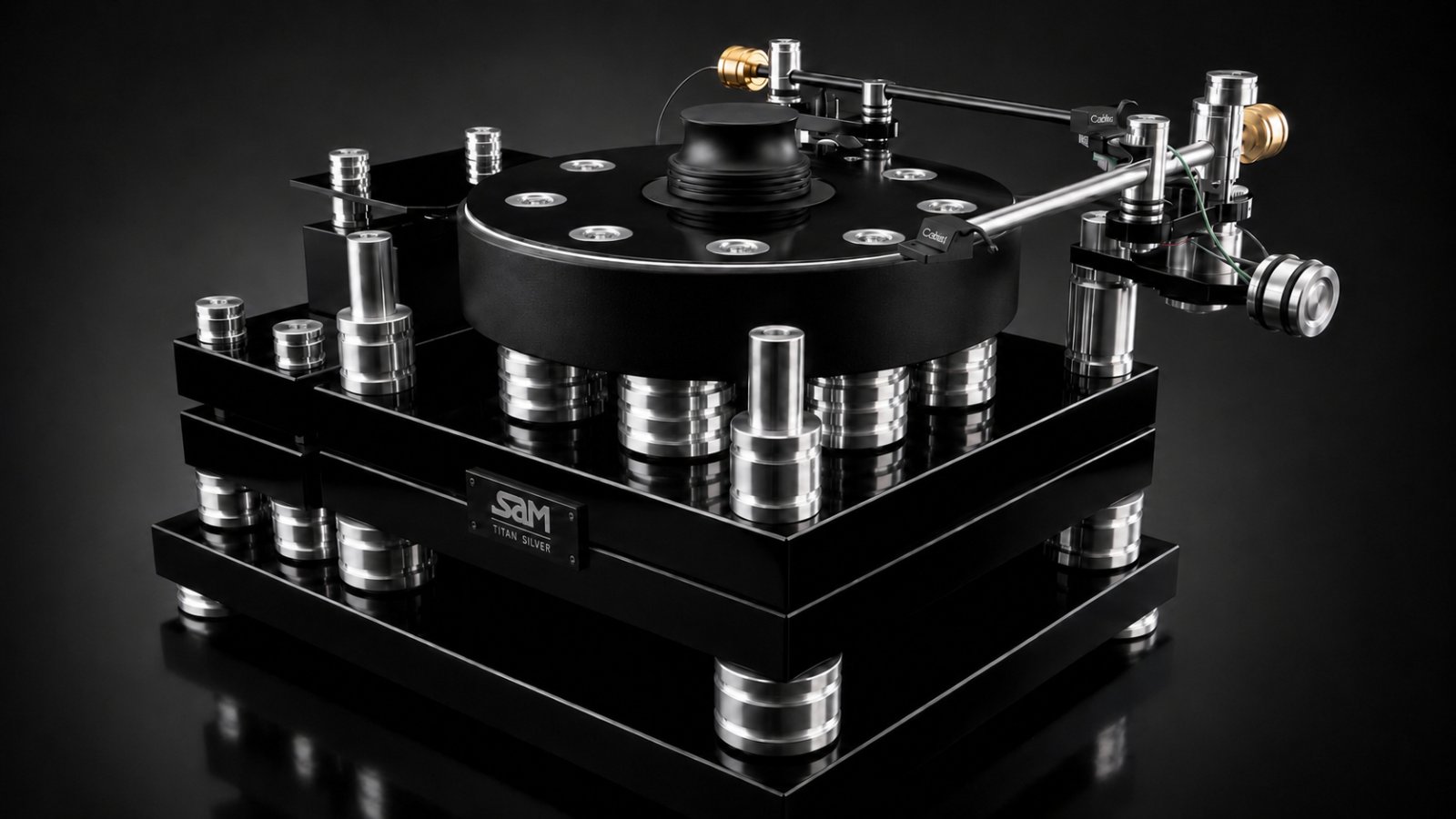 SAM Titan Silver turntable, product view 1